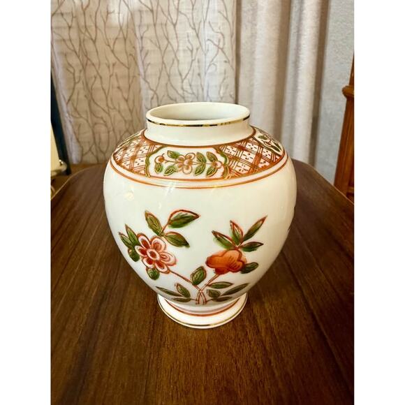 sadek Other - Vintage Andrea by Sadek Hand Painted White Gold Decorative Ginger Jar 8”